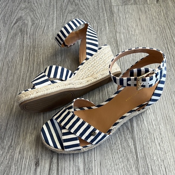 Tommy Hilfiger Shoes - Tommy Hilfiger Yaslin 2 Wedge Sandal Size 8.5M